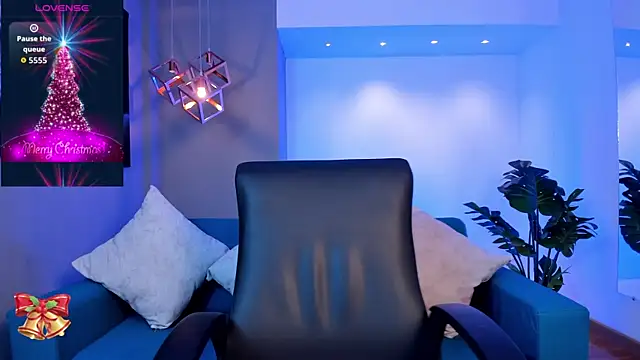 Snapshot of miataylorr1 chatting on December 4, 12:04 pm miataylorr1 online show from December 4, 12:04 pm