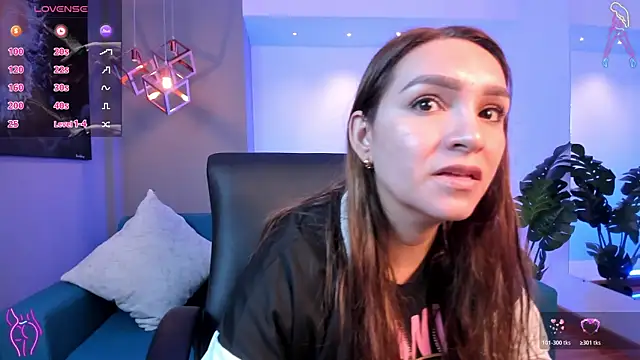 Snapshot of miataylorr1 chatting on November 26, 12:27 pm miataylorr1 online show from November 26, 12:27 pm