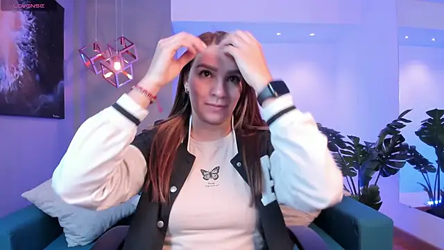 Snapshot of miataylorr1 chatting on November 25, 11:21 am miataylorr1 online show from November 25, 11:21 am