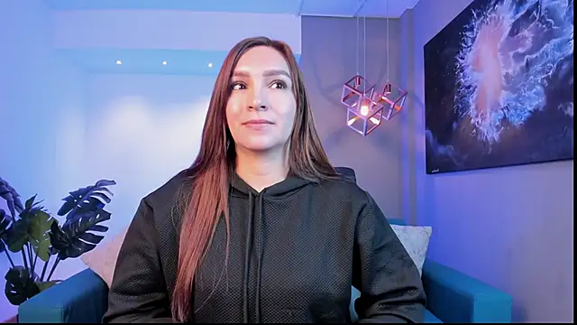 miataylorr1 online show from March 13, 11:37 am