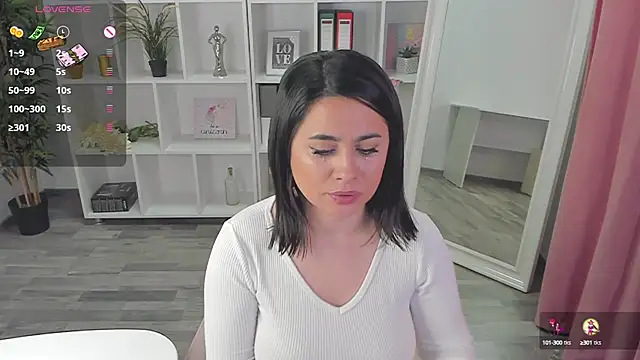 Snapshot of EmaBrownie chatting on January 30, 8:21 pm EmaBrownie online show from January 30, 8:21 pm