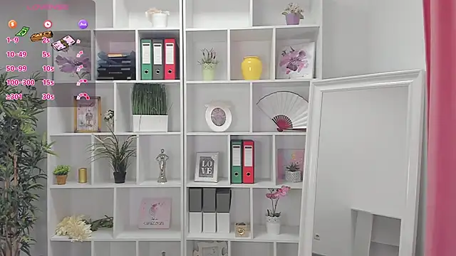 Snapshot of EmaBrownie chatting on February 3, 10:43 pm EmaBrownie online show from February 3, 10:43 pm