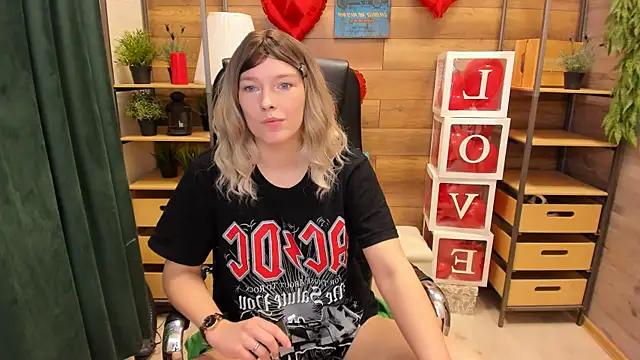  fiona Love online show from February 17, 8:38 pm