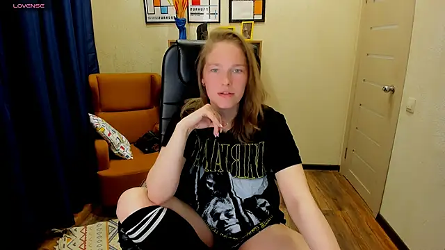  fiona Love online show from May 2, 8:14 pm