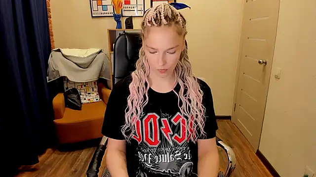  fiona Love online show from March 5, 8:16 pm