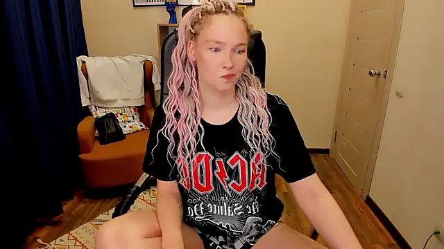  fiona Love online show from March 16, 8:11 pm