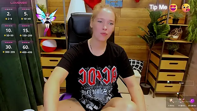  fiona Love online show from October 3, 8:43 pm
