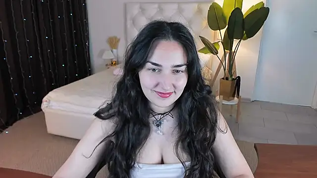 Snapshot of CeceliaJohnson chatting on June 10, 6:14 am CeceliaJohnson online show from June 10, 6:14 am