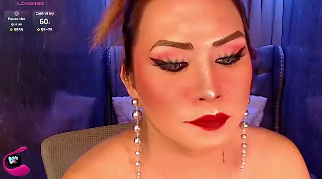 QUEEN GIAMOORE69 online show from February 27, 8:53 pm