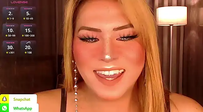 QUEEN GIAMOORE69 online show from January 30, 8:21 pm