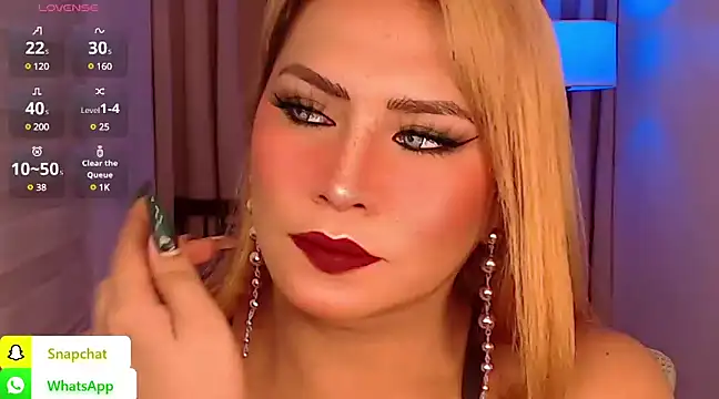 QUEEN GIAMOORE69 online show from January 10, 1:10 am