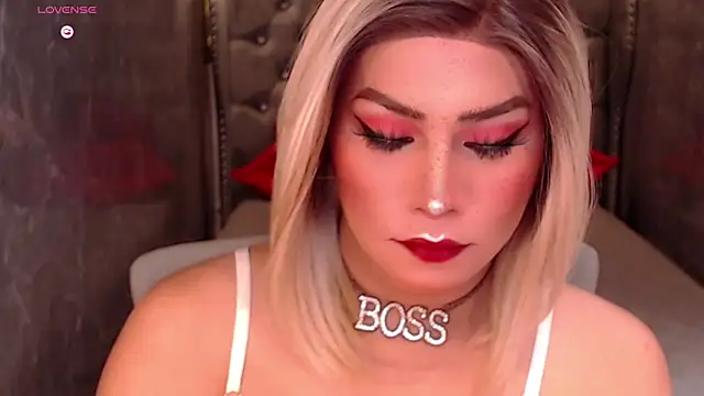 QUEEN GIAMOORE69 online show from September 25, 8:48 pm