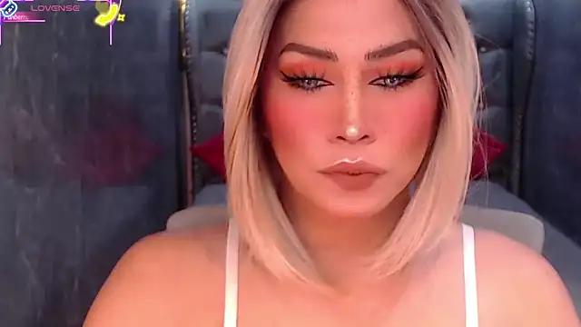 QUEEN GIAMOORE69 online show from September 22, 6:36 pm