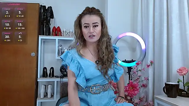 Snapshot of magenta_maturr chatting on September 10, 12:15 pm magenta maturr online show from September 10, 12:15 pm