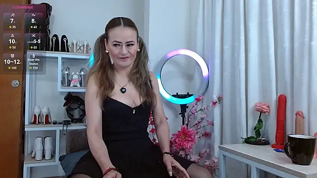 Snapshot of magenta_maturr chatting on September 14, 1:33 pm magenta maturr online show from September 14, 1:33 pm