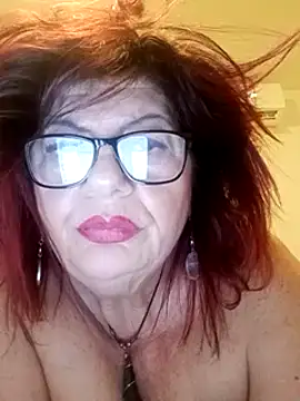 Snapshot of CALDA-AKIRA chatting on February 17, 1:33 pm CALDA-AKIRA online show from February 17, 1:33 pm