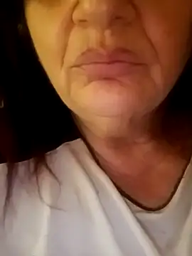 Snapshot of CALDA-AKIRA chatting on October 2, 3:43 am CALDA-AKIRA online show from October 2, 3:43 am