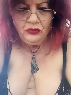 Snapshot of CALDA-AKIRA chatting on February 6, 10:14 am CALDA-AKIRA online show from February 6, 10:14 am