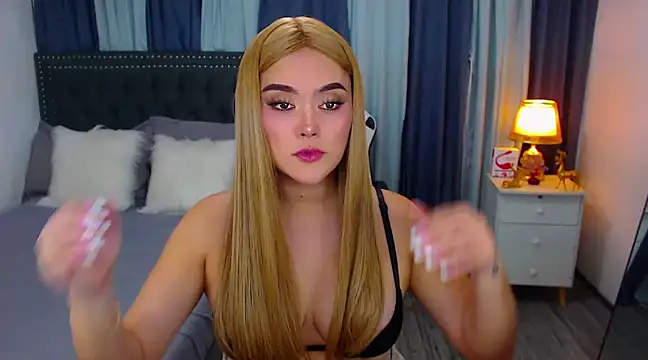 Snapshot of cyberanita chatting on March 5, 12:16 am cyberanita online show from March 5, 12:16 am