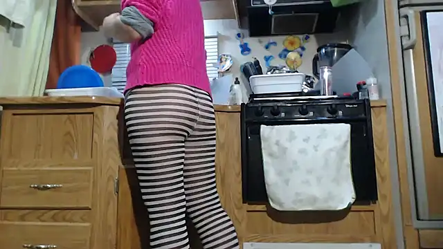 sexyinpantyhose online show from December 7, 8:38 am