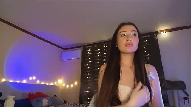 Snapshot of SoeTheReal chatting on February 10, 7:24 pm SoeTheReal online show from February 10, 7:24 pm