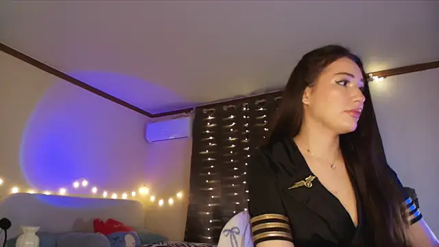 Snapshot of SoeTheReal chatting on February 4, 8:48 pm SoeTheReal online show from February 4, 8:48 pm