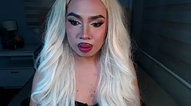 RebecaNextToYou online show from February 28, 8:28 pm