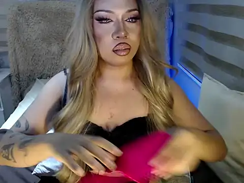 RebecaNextToYou online show from September 28, 4:47 pm