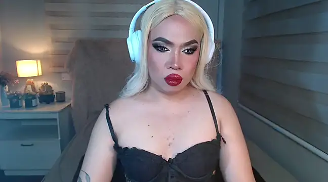 RebecaNextToYou online show from March 7, 5:28 pm