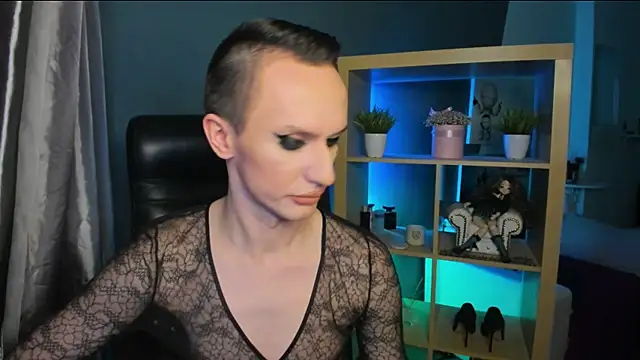 Cristal Connors online show from December 23, 5:54 pm