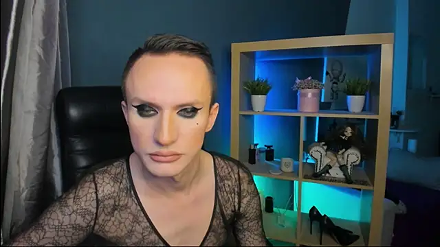 Cristal Connors online show from December 17, 5:07 am