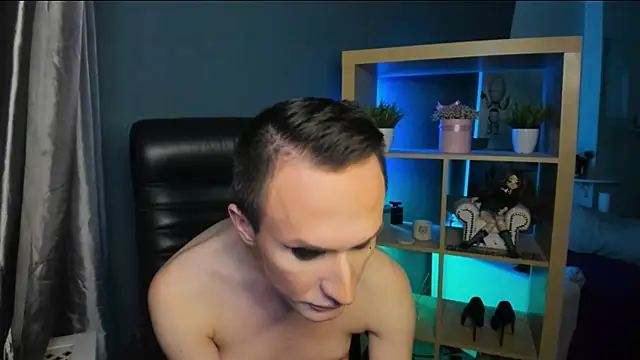 Cristal Connors online show from December 30, 1:36 pm