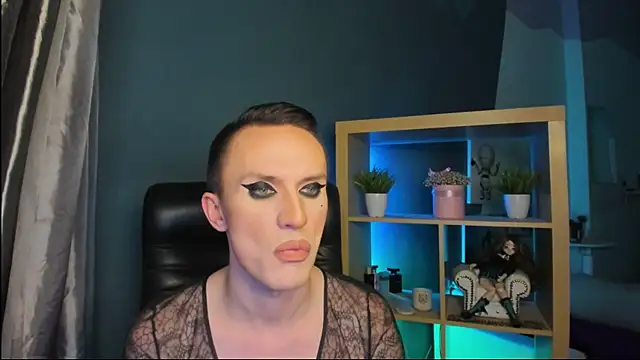 Cristal Connors online show from December 16, 7:54 pm