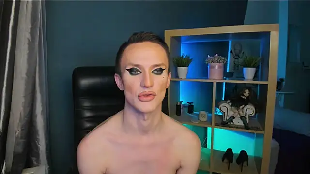 Cristal Connors online show from January 1, 6:16 pm