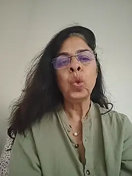 Snapshot of Susannemilf chatting on November 21, 3:55 pm Susannemilf online show from November 21, 3:55 pm