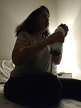 Snapshot of Susannemilf chatting on December 2, 4:36 am Susannemilf online show from December 2, 4:36 am