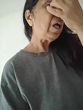 Snapshot of Susannemilf chatting on November 24, 6:52 pm Susannemilf online show from November 24, 6:52 pm