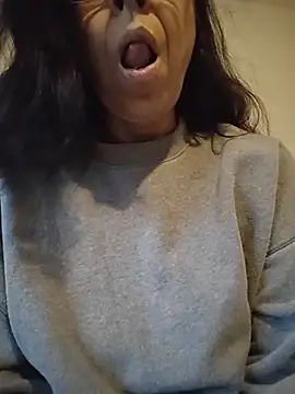 Snapshot of Susannemilf chatting on November 9, 10:47 pm Susannemilf online show from November 9, 10:47 pm