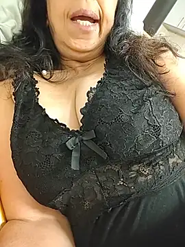 Snapshot of Susannemilf chatting on October 29, 4:33 am Susannemilf online show from October 29, 4:33 am