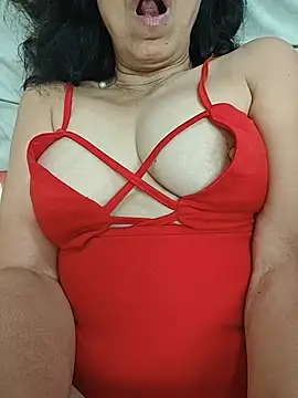 Snapshot of Susannemilf chatting on October 26, 4:24 am Susannemilf online show from October 26, 4:24 am