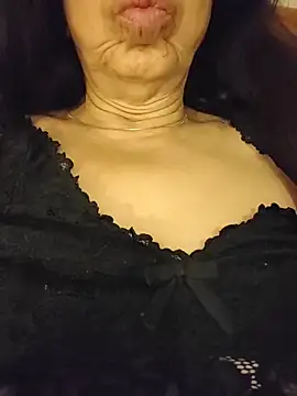 Snapshot of Susannemilf chatting on November 8, 12:31 pm Susannemilf online show from November 8, 12:31 pm