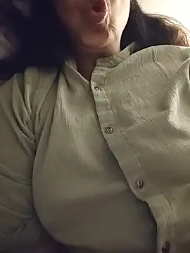 Snapshot of Susannemilf chatting on November 28, 5:29 am Susannemilf online show from November 28, 5:29 am