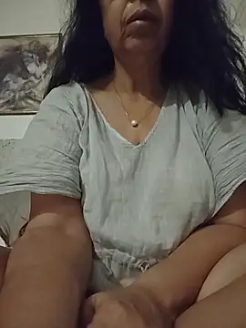 Susannemilf online show from April 9, 11:00 pm