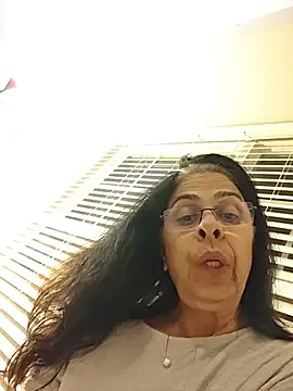 Snapshot of Susannemilf chatting on November 14, 12:47 am Susannemilf online show from November 14, 12:47 am