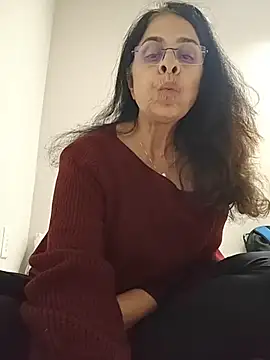 Snapshot of Susannemilf chatting on November 17, 12:58 am Susannemilf online show from November 17, 12:58 am