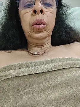 Snapshot of Susannemilf chatting on October 24, 12:15 pm Susannemilf online show from October 24, 12:15 pm