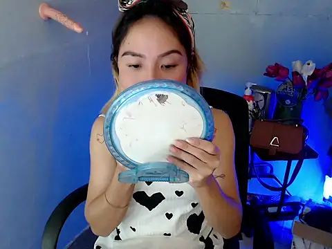 AsianTrixxx online show from December 17, 4:01 pm