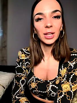 Snapshot of Bad_Giorgia chatting on October 3, 11:01 am Bad Giorgia online show from October 3, 11:01 am