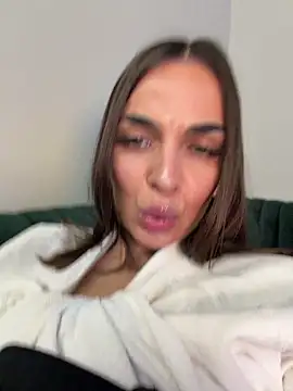 Snapshot of Bad_Giorgia chatting on October 22, 11:42 am Bad Giorgia online show from October 22, 11:42 am
