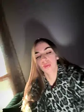 Snapshot of Bad_Giorgia chatting on February 4, 3:04 pm Bad Giorgia online show from February 4, 3:04 pm